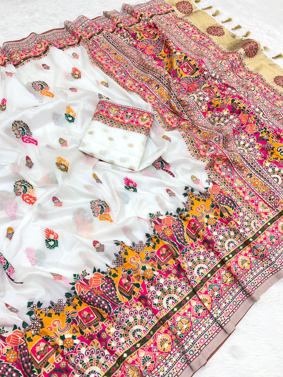White soft rajwadi pashmina silk weaving saree with lagdi patta pallu