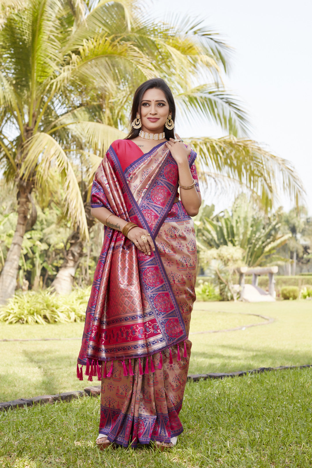 Golden zari weaving pink color rich kanjivaram silk sraee