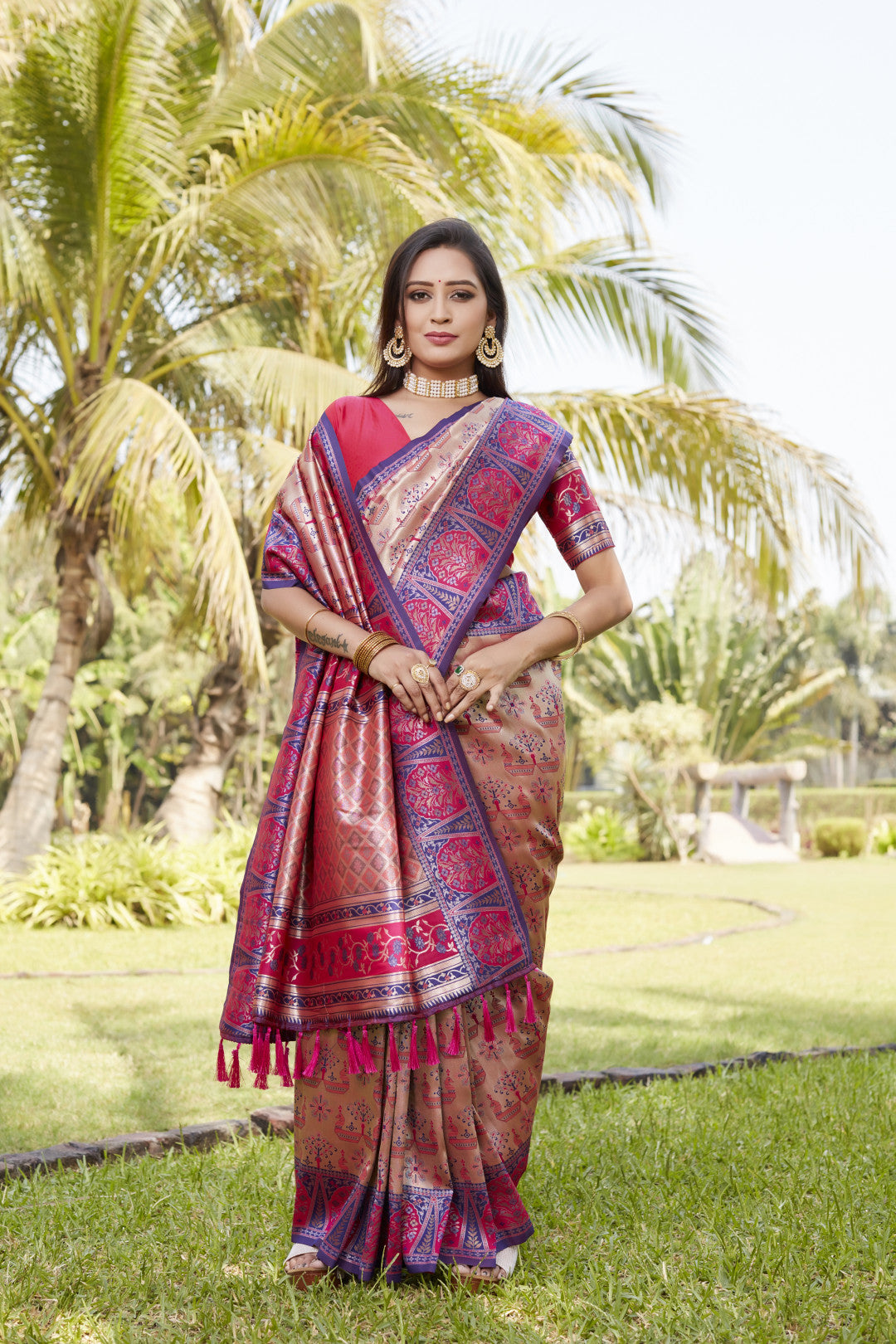 Golden zari weaving pink color rich kanjivaram silk sraee