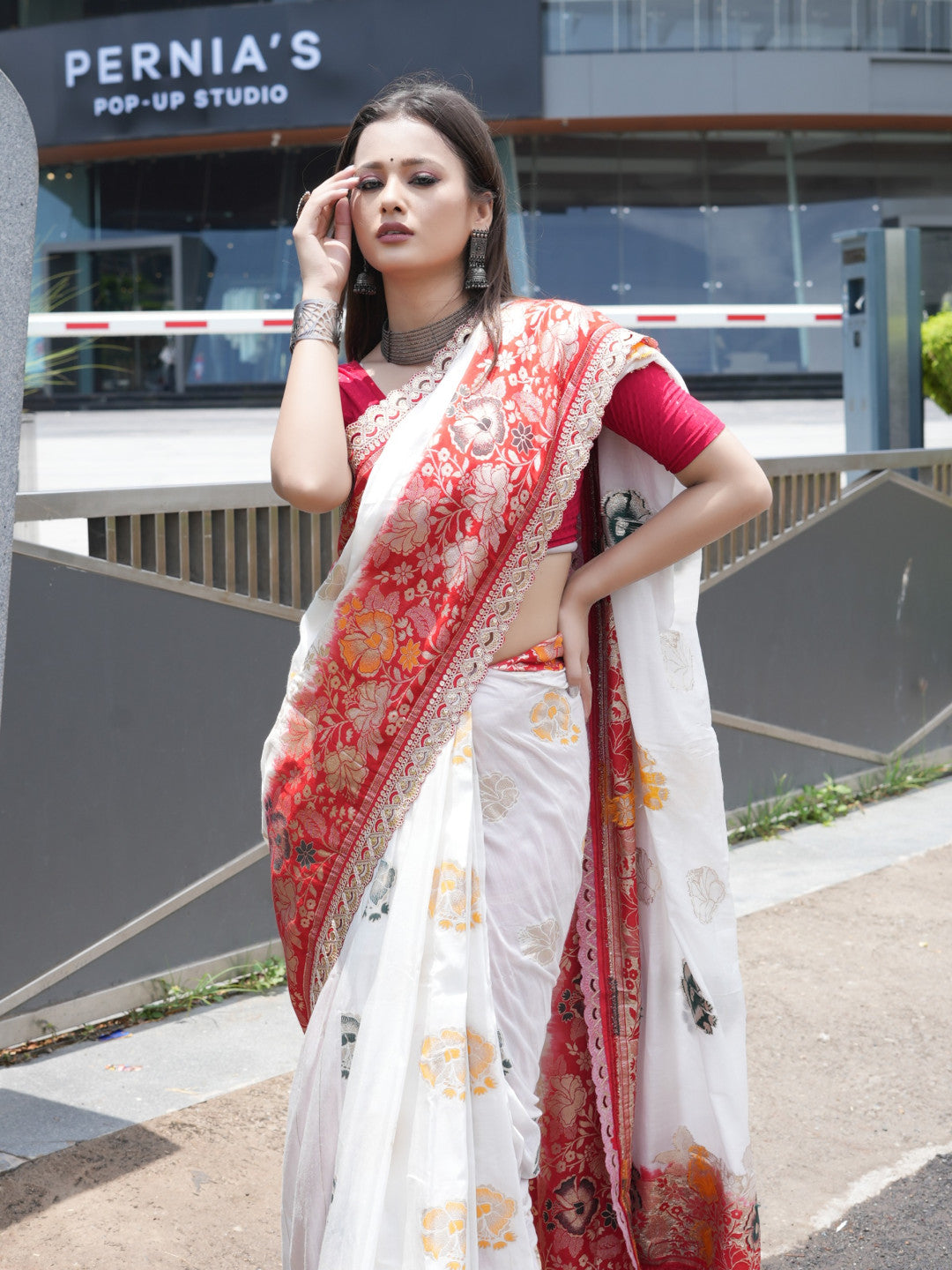 White color Viscose muslin silk saree with zari weaving work