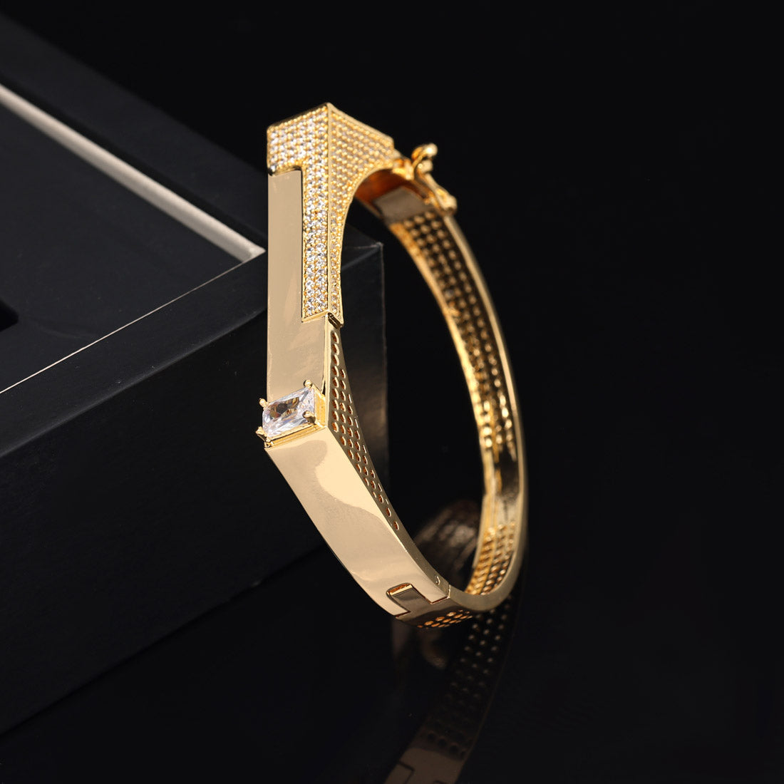 White Color American Diamond Bracelet
