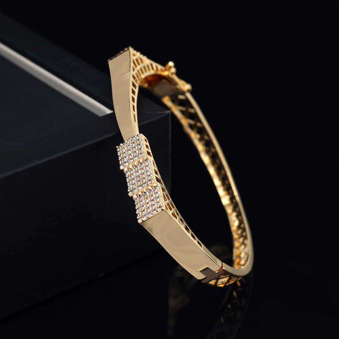 White Color American Diamond Bracelet