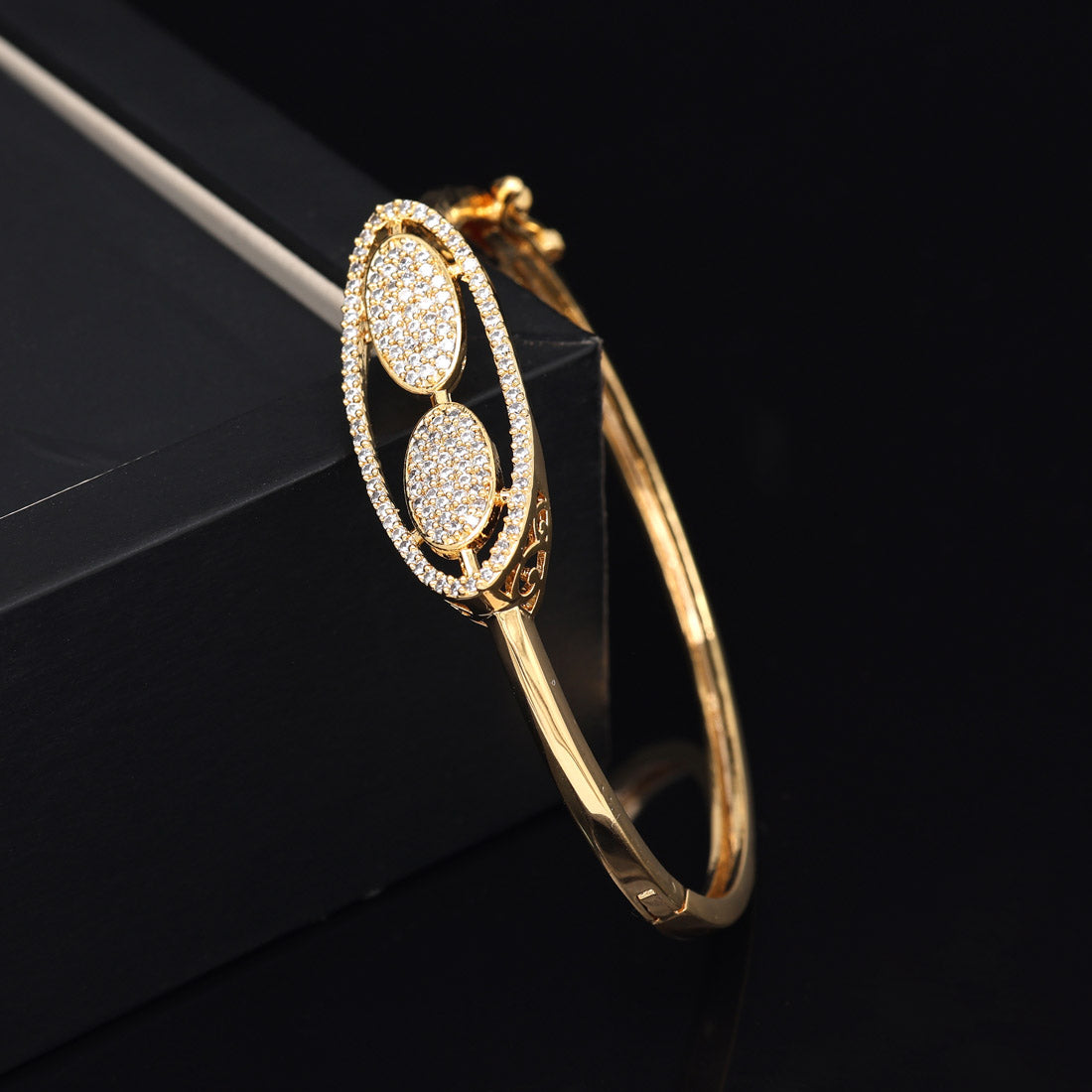 White Color American Diamond Bracelet