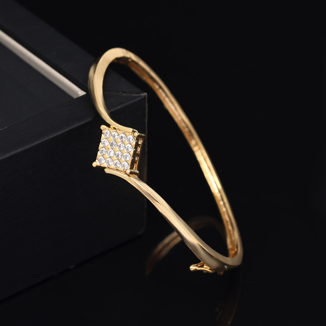 White Color American Diamond Bracelet