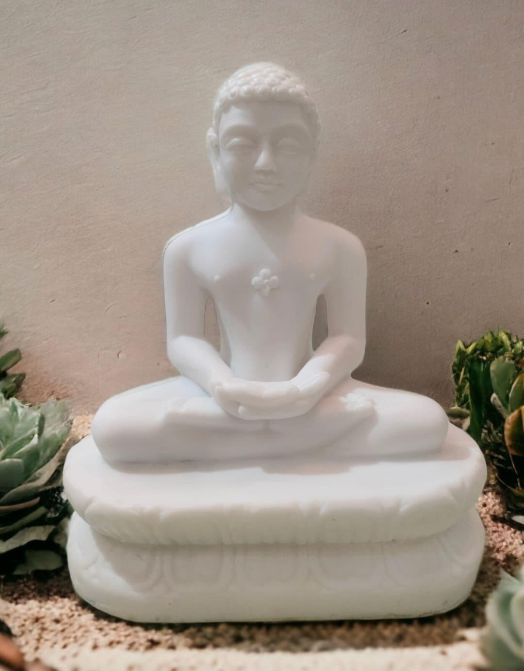 Mahaveer Bhagwan (white)