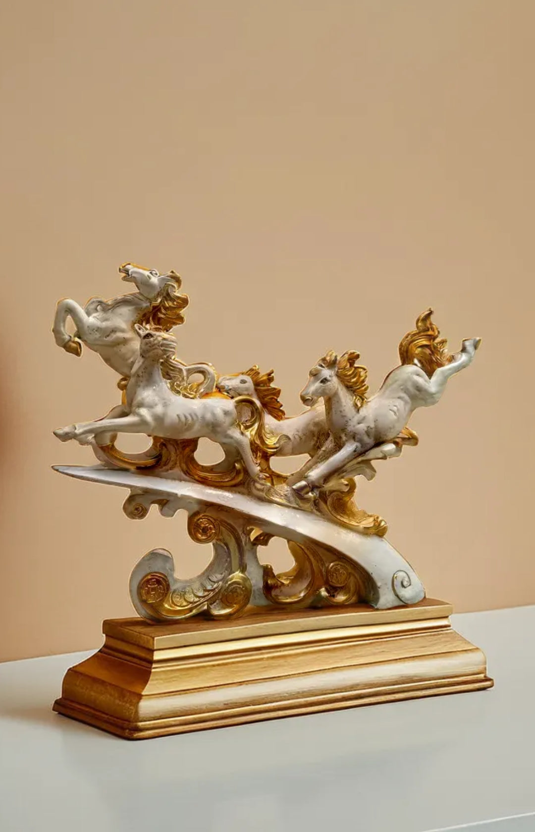 4 Horse (White Golden)