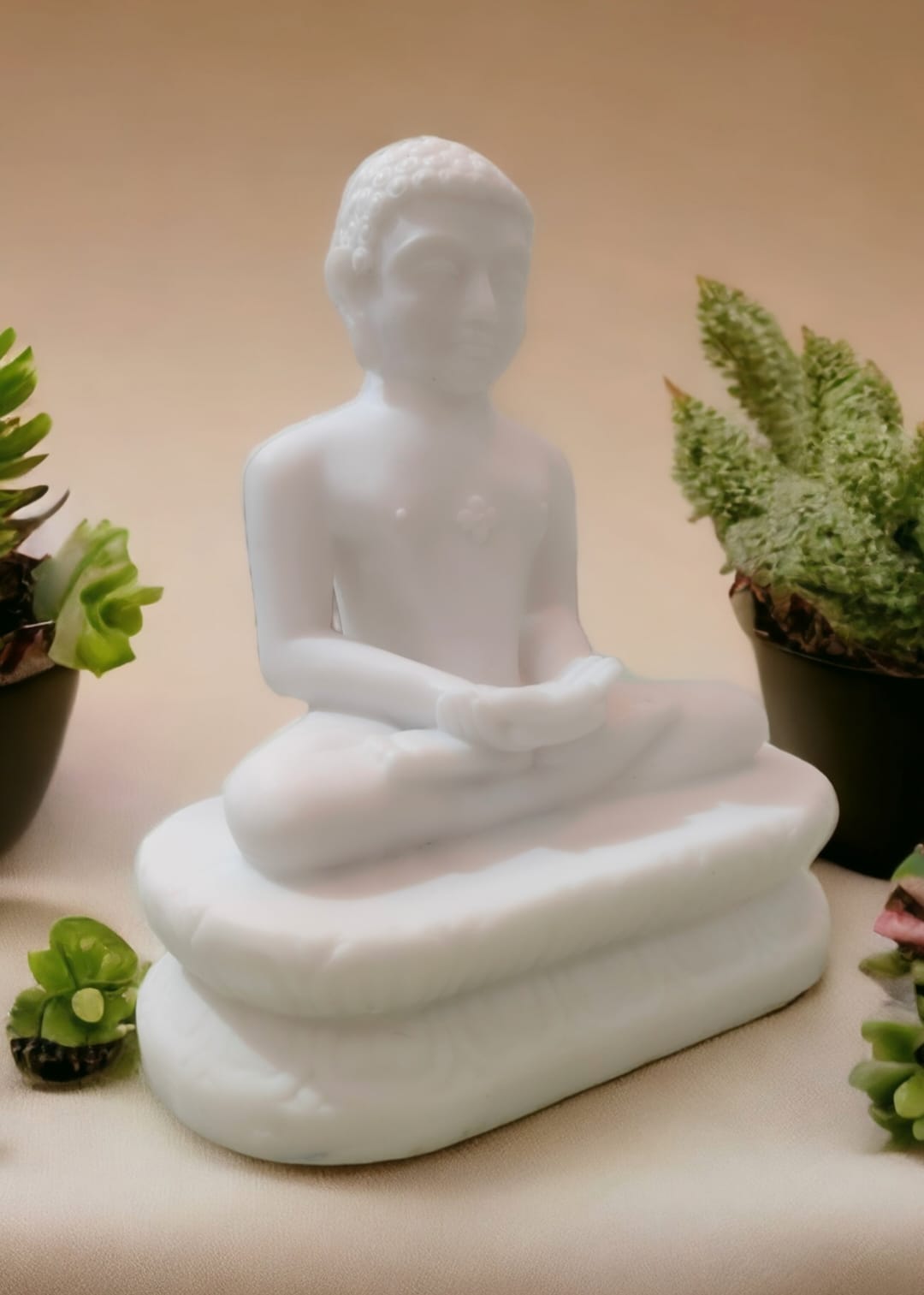 Mahaveer Bhagwan (white)
