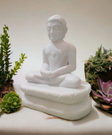 Mahaveer Bhagwan (white)