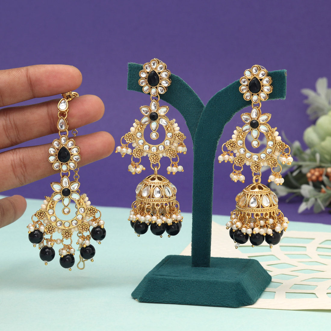 Black Color Kundan Earrings With Maang Tikka