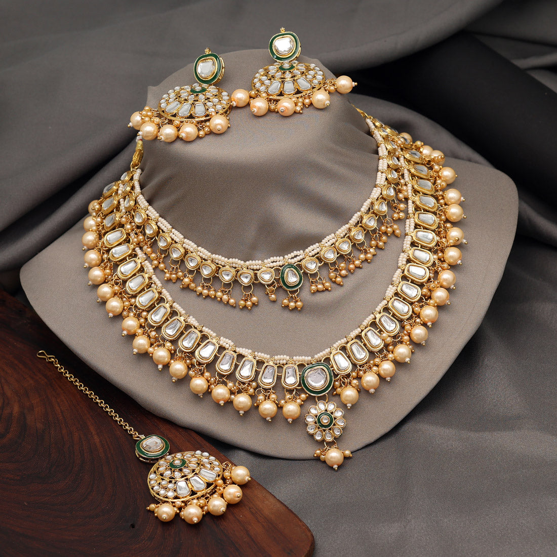 Gold Color Kundan Necklace Set