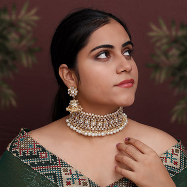 White Color Choker Kundan Necklace With Earring